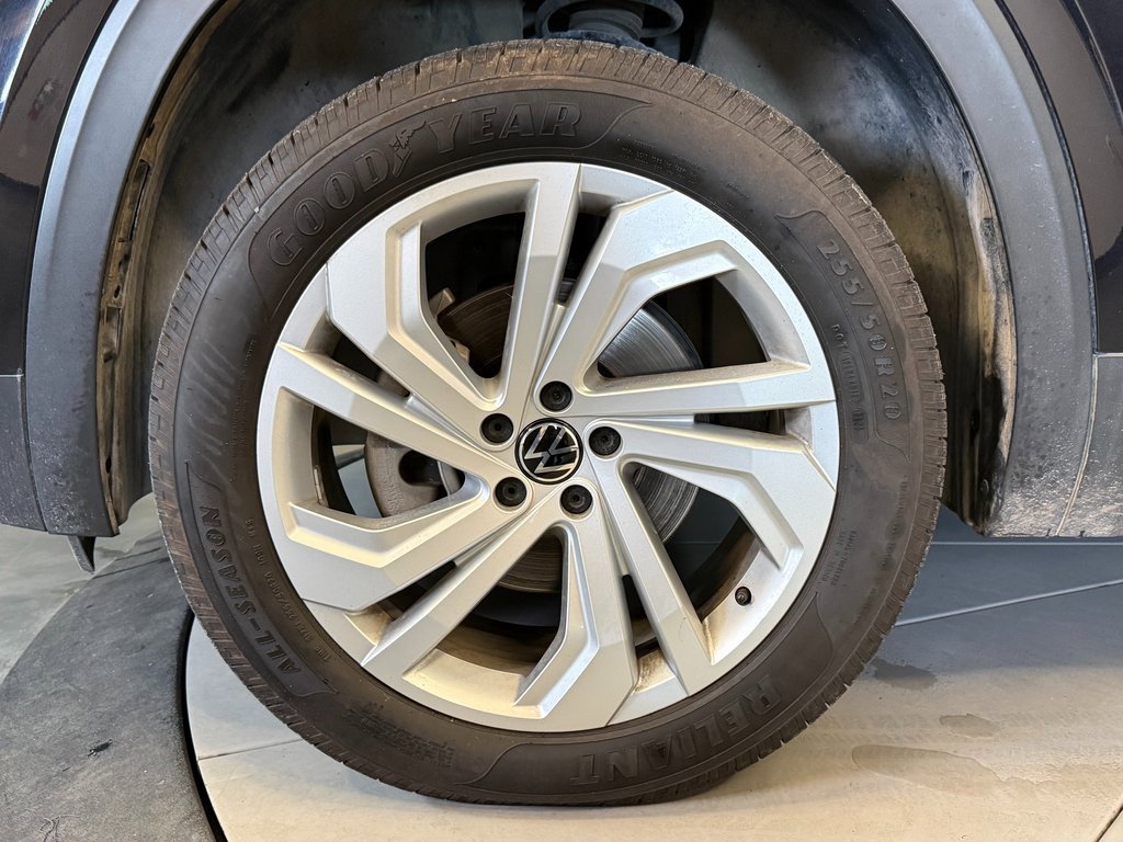 Used 2020 Volkswagen Atlas Cross Sport SEL image 27