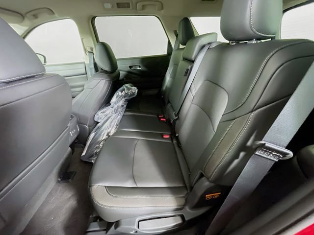 New 2026 Nissan Pathfinder SL image 14
