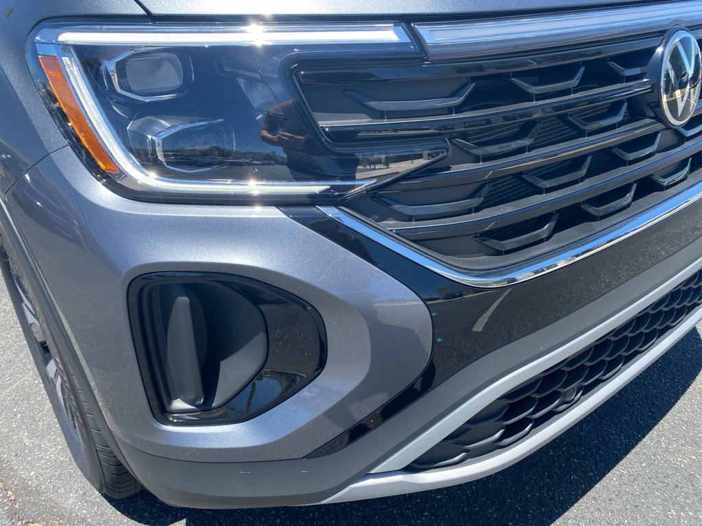 New 2025 Volkswagen Atlas Cross Sport SE image 9