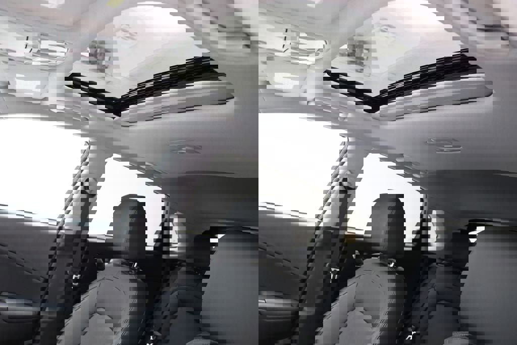 Used 2023 Hyundai Kona Limited image 16