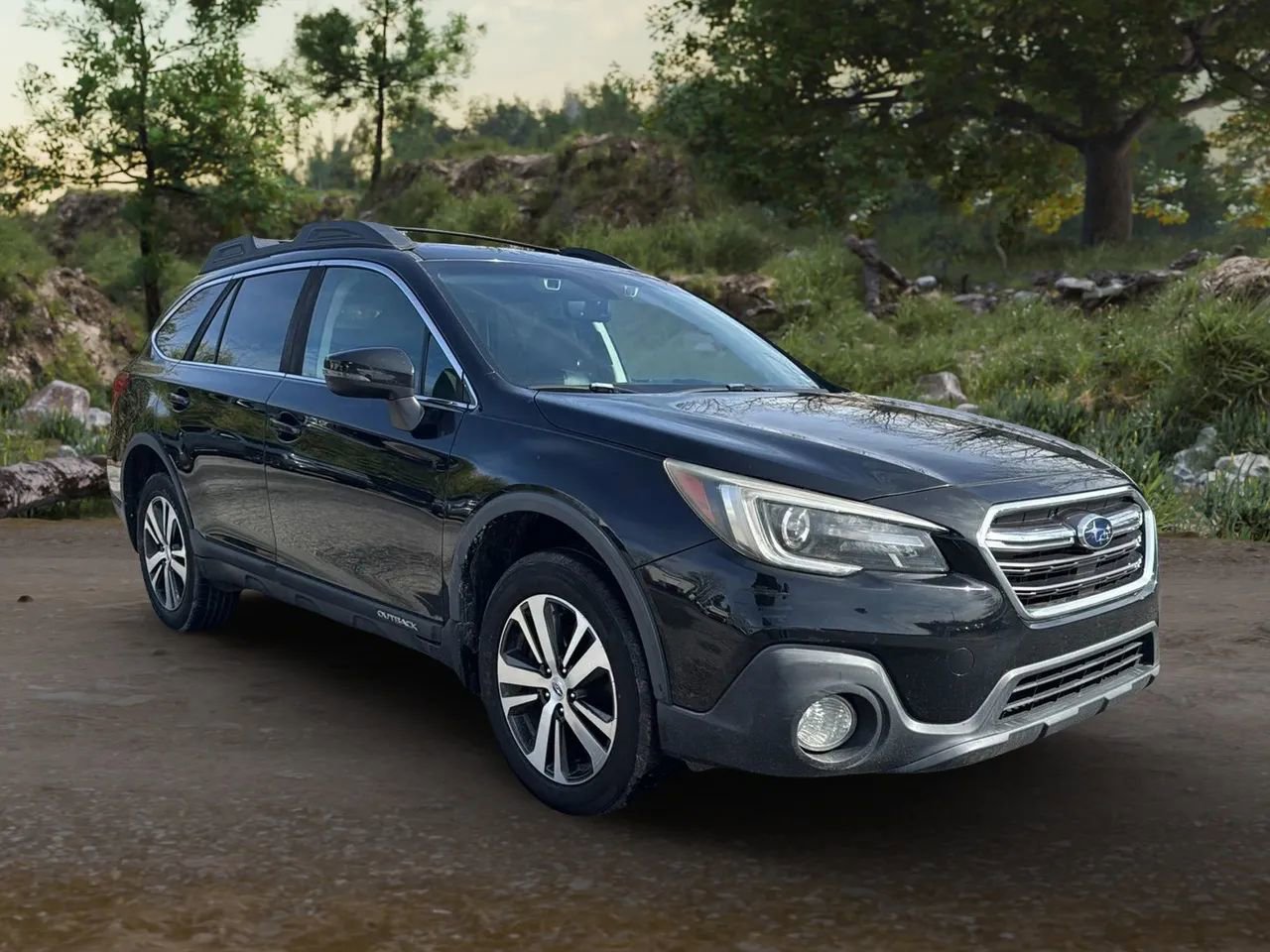 Used 2018 Subaru Outback 2.5i Limited image 3