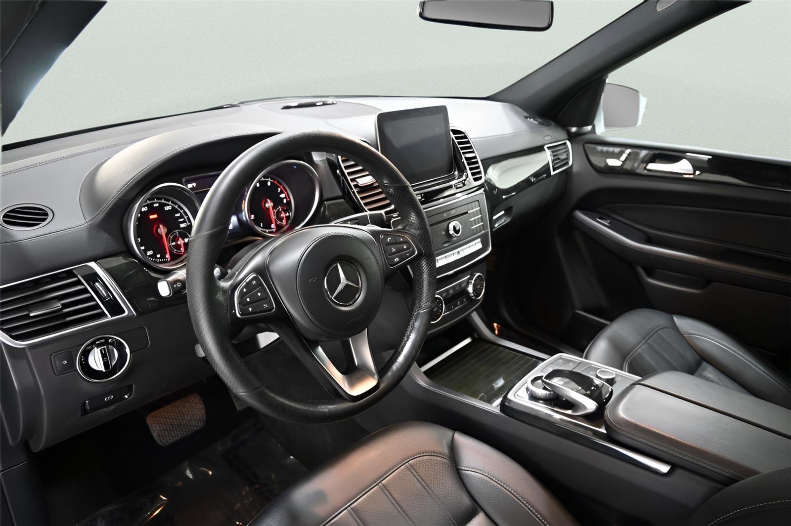 Used 2018 Mercedes-Benz GLS 450 4MATIC w/ Premium Package image 9