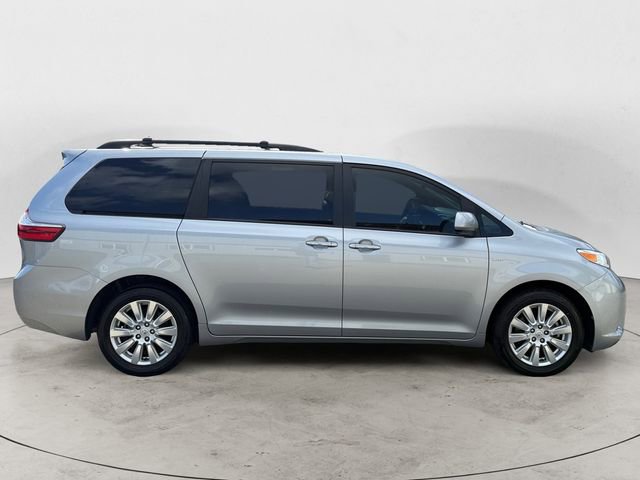 Used 2017 Toyota Sienna XLE w/ XLE Navigation Package AWD/4WD image 6