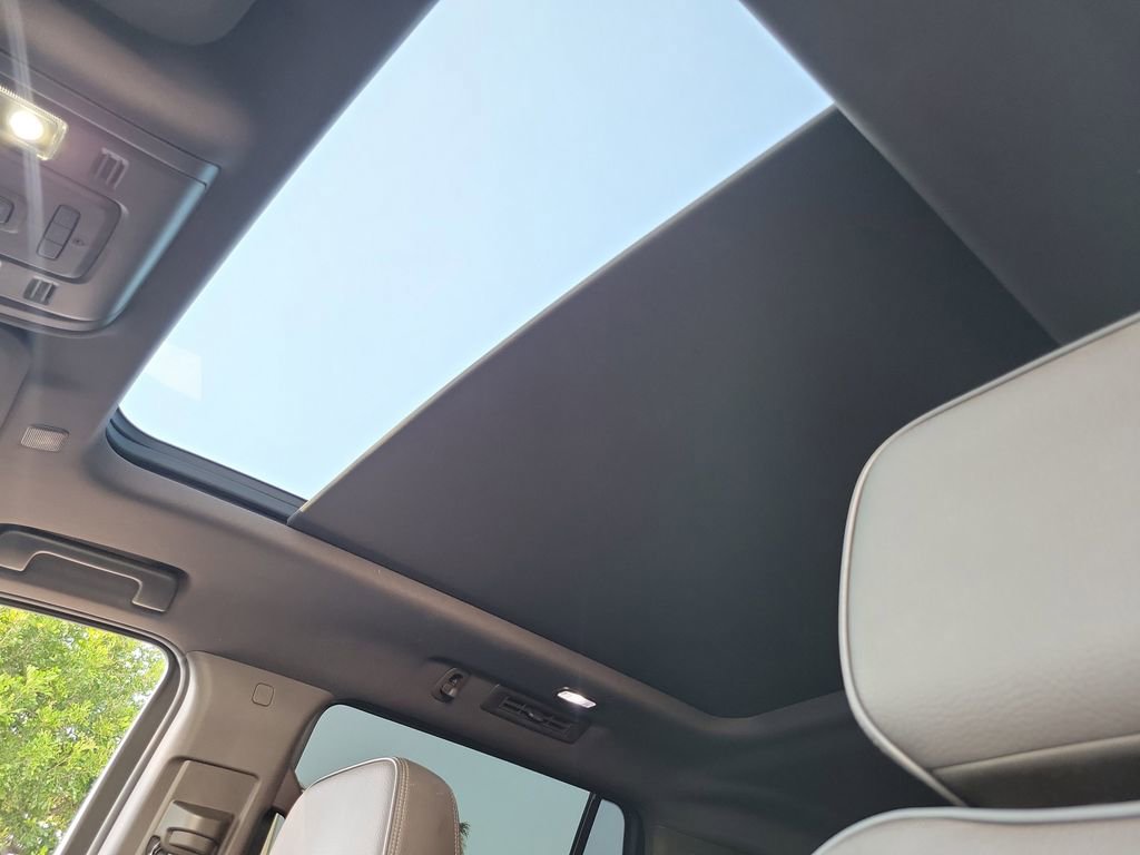 Used 2022 GMC Yukon Denali RWD image 19
