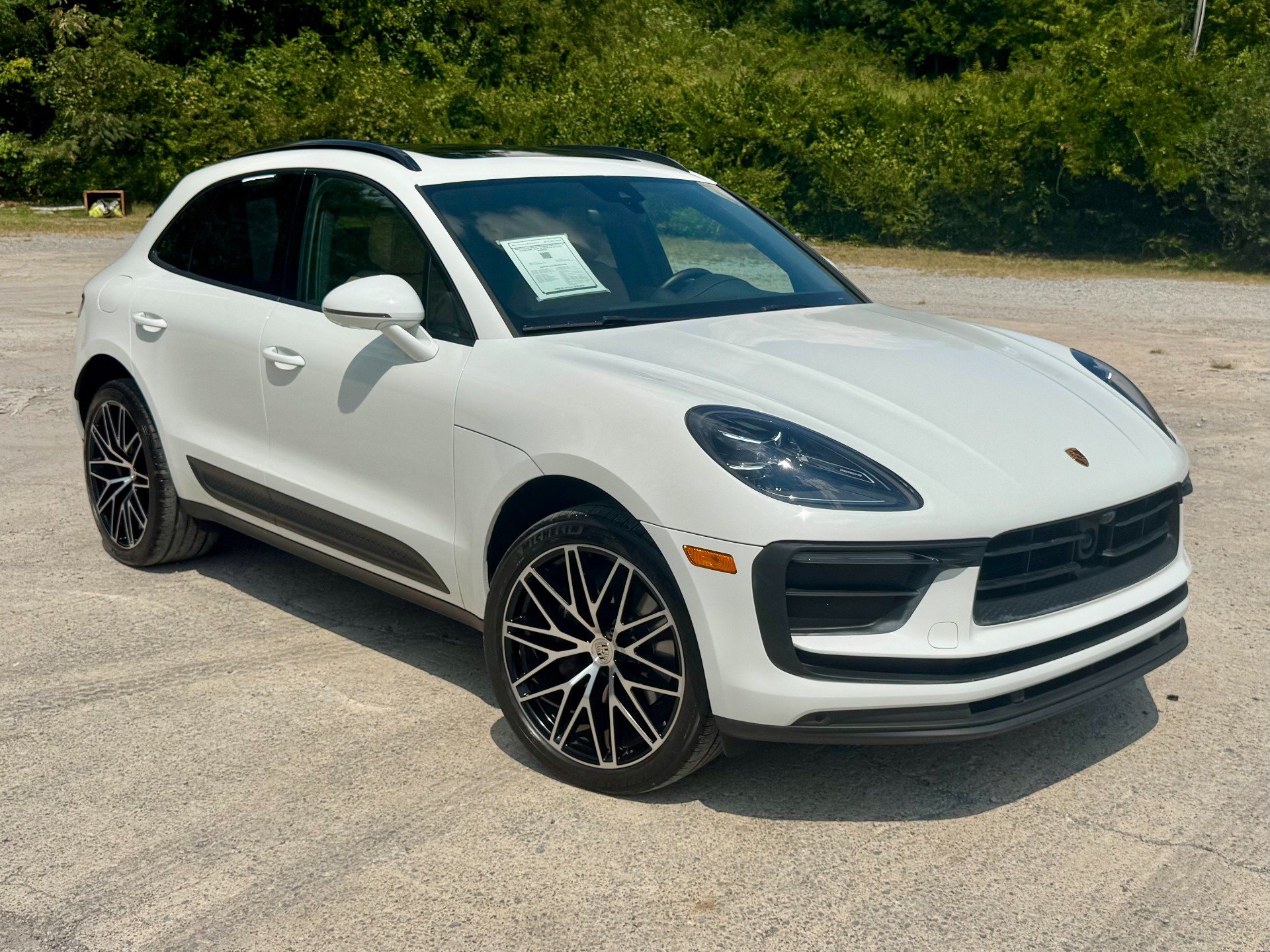 Used 2024 Porsche Macan AWD/4WD video 1