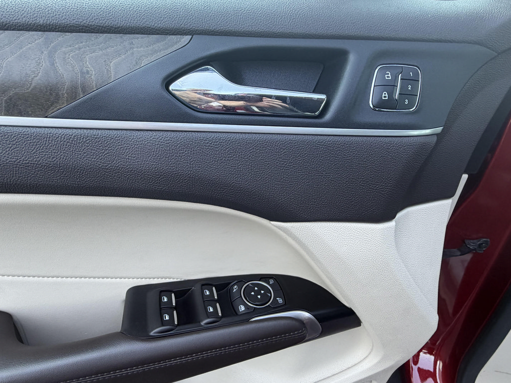 Used 2019 Lincoln MKC Reserve w/ MKC Climate Package AWD/4WD image 20