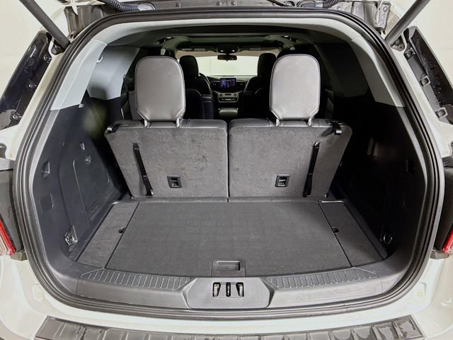 Used 2023 Ford Explorer XLT w/ Equipment Group 202A image 25