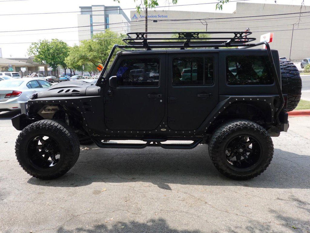 Used 2015 Jeep Wrangler Unlimited Sahara w/ Max Tow Package AWD/4WD image 4