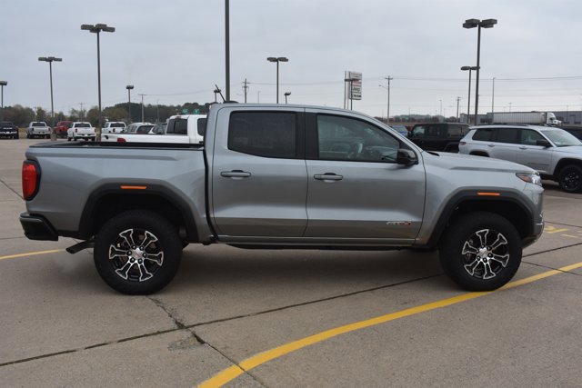 Used 2025 GMC Canyon AT4 image 4