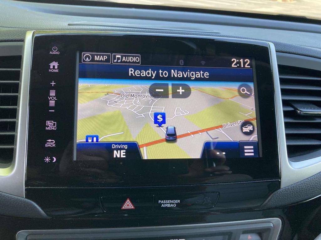 Used 2018 Honda Pilot Touring image 16