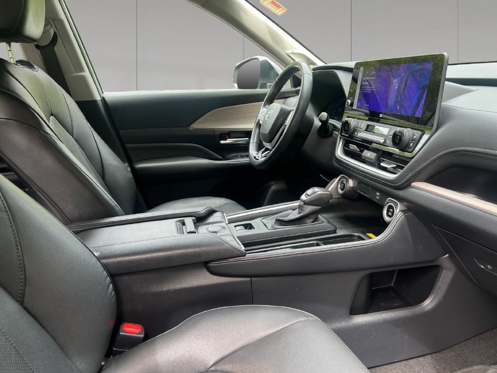 Used 2024 Toyota Grand Highlander AWD image 18