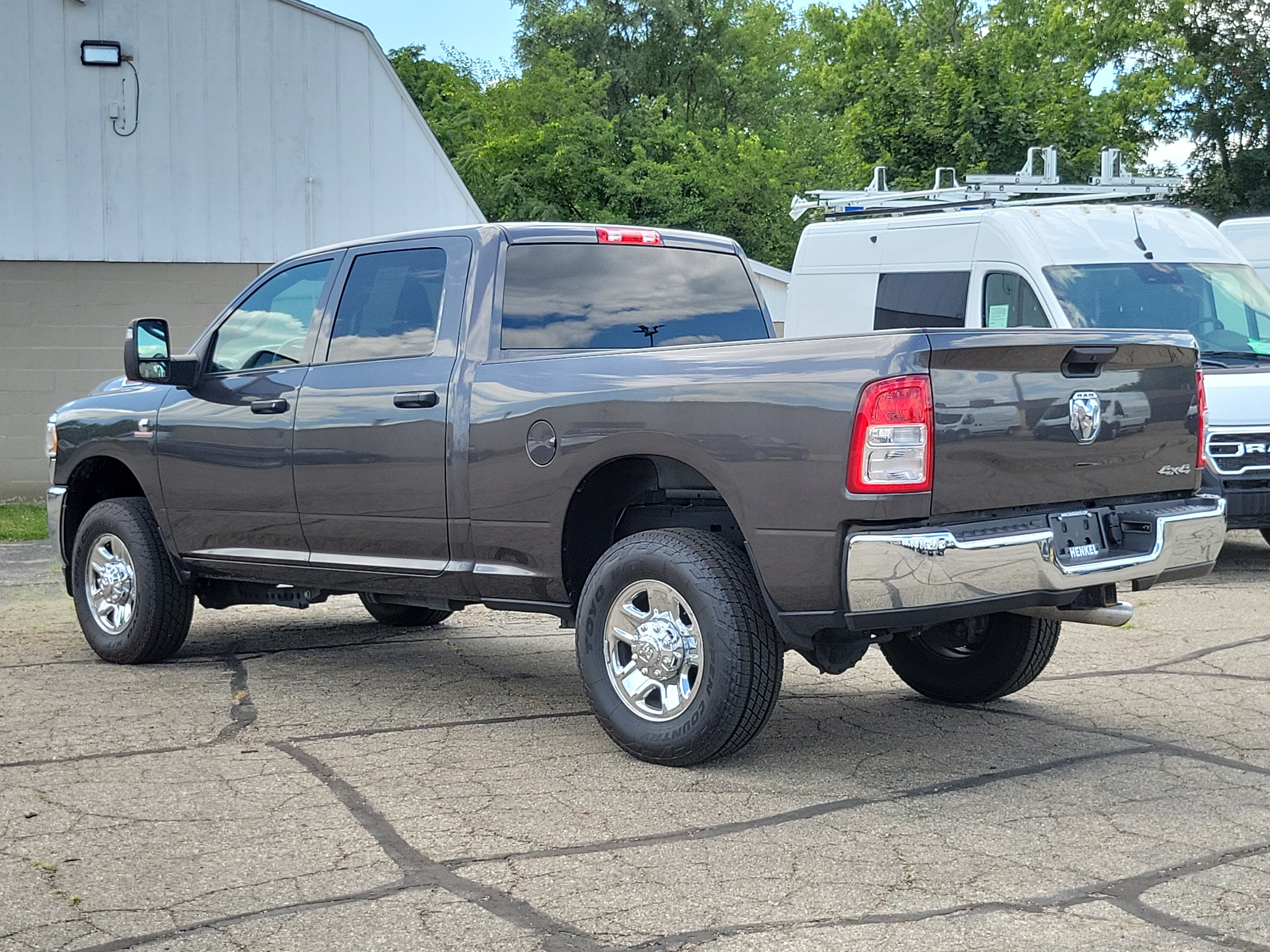 Used 2024 RAM 2500 Tradesman w/ Chrome Appearance Group AWD/4WD image 3
