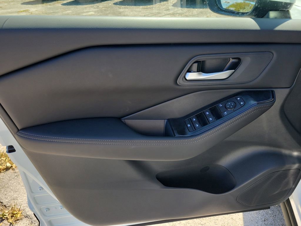 New 2026 Nissan Rogue SV image 21