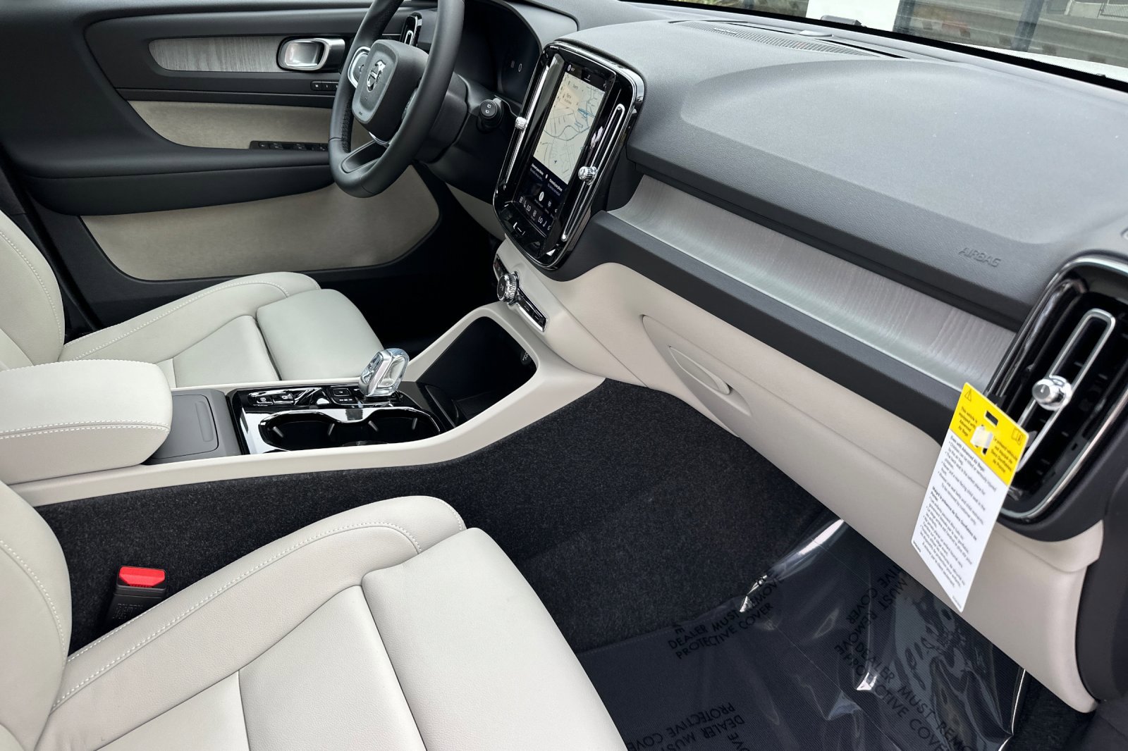 New 2026 Volvo XC40 B5 Plus AWD/4WD image 13