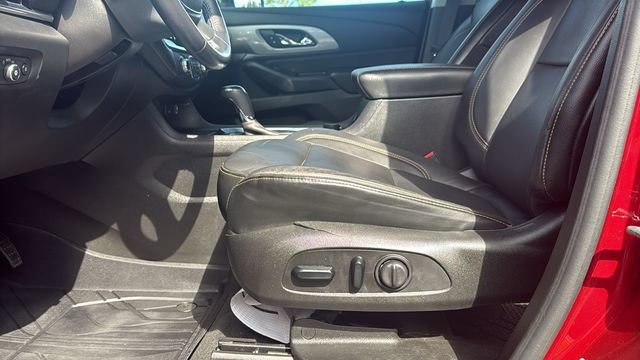 Used 2018 Chevrolet Traverse LT w/ LPO, Floor Liner Package FWD image 12