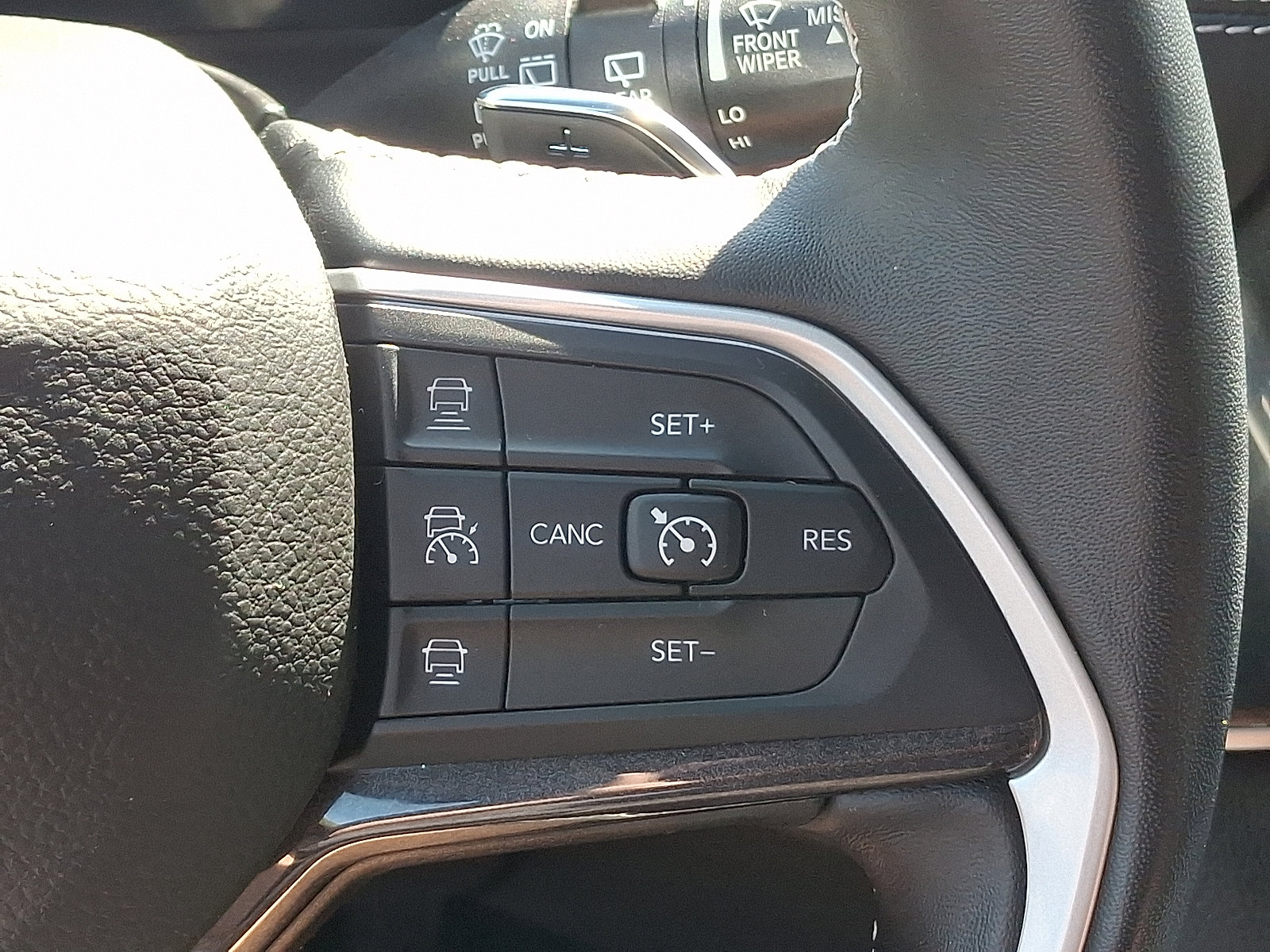 Certified 2022 Jeep Grand Cherokee Laredo w/ Luxury Tech Group I image 22