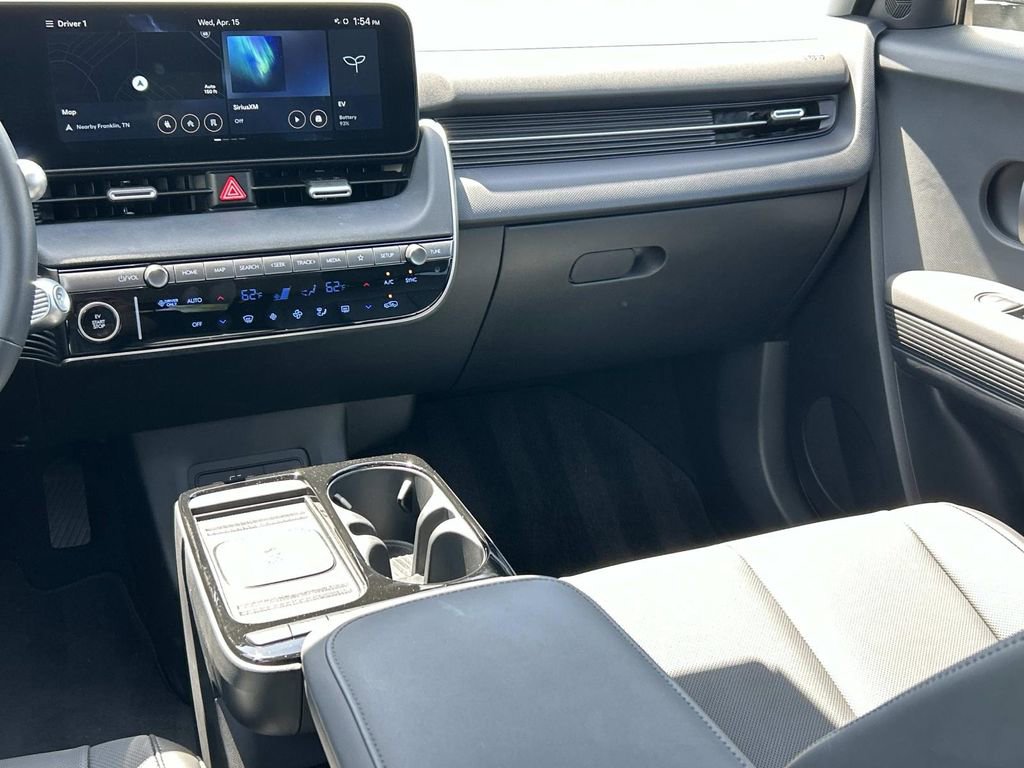 Used 2025 Hyundai Ioniq 5 SEL image 27