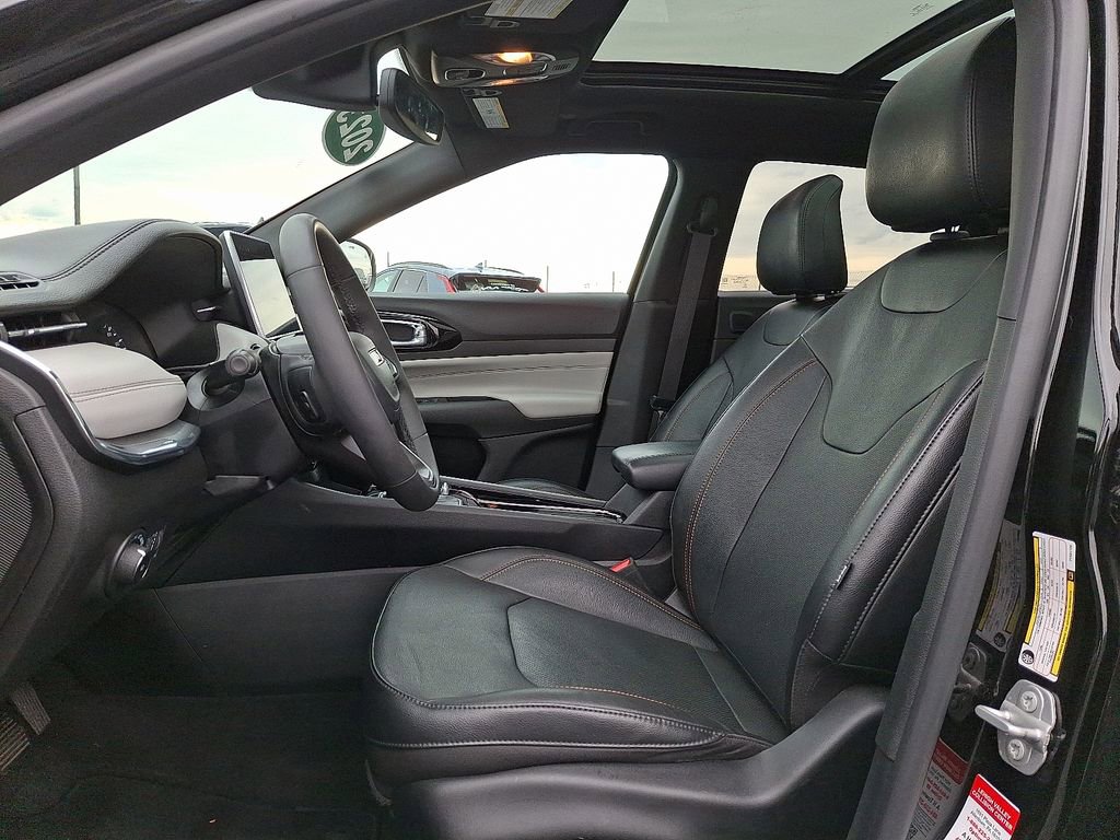 Used 2023 Jeep Compass Limited w/ Sun and Sound Group image 13