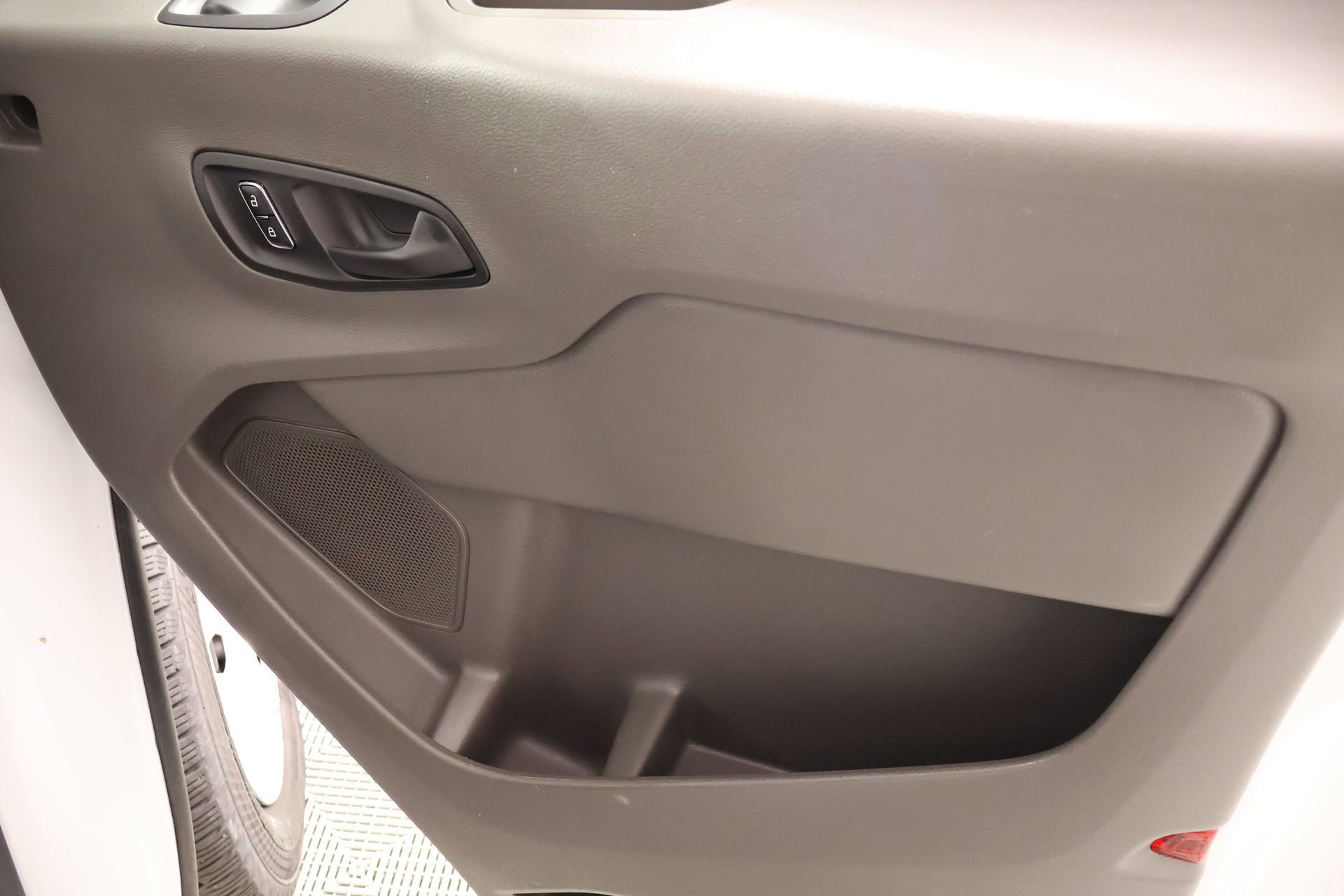 Used 2024 Ford Transit 350 XLT image 14