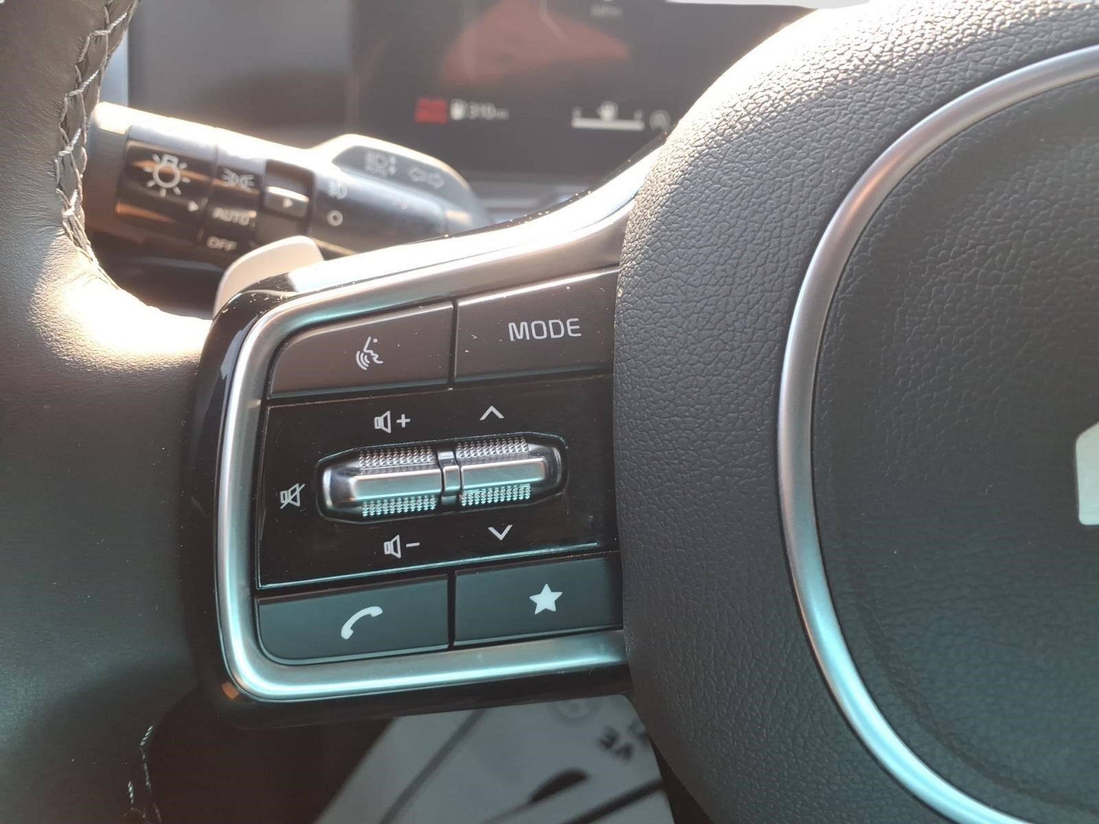 Used 2025 Kia Sorento SX Prestige AWD/4WD image 23