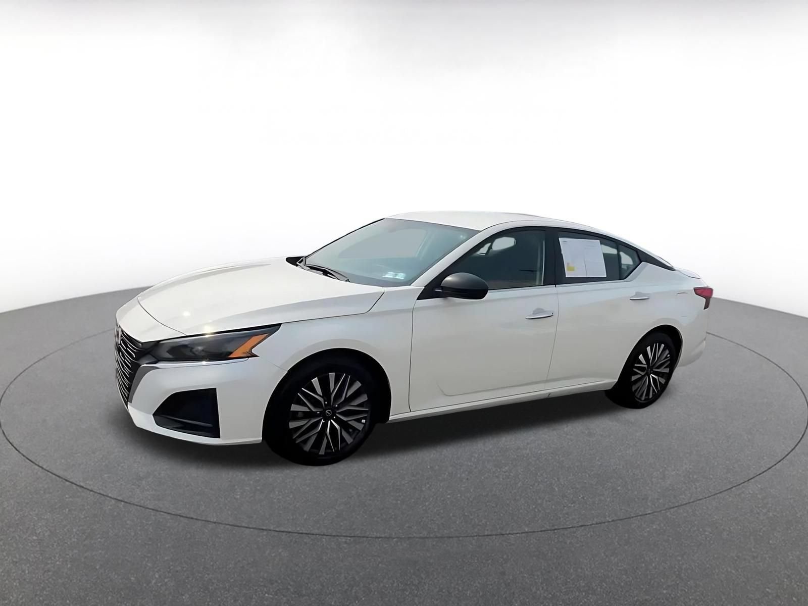 Used 2025 Nissan Altima 2.5 SV FWD image 7