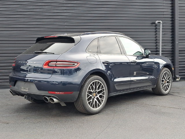 Certified 2018 Porsche Macan AWD/4WD image 7