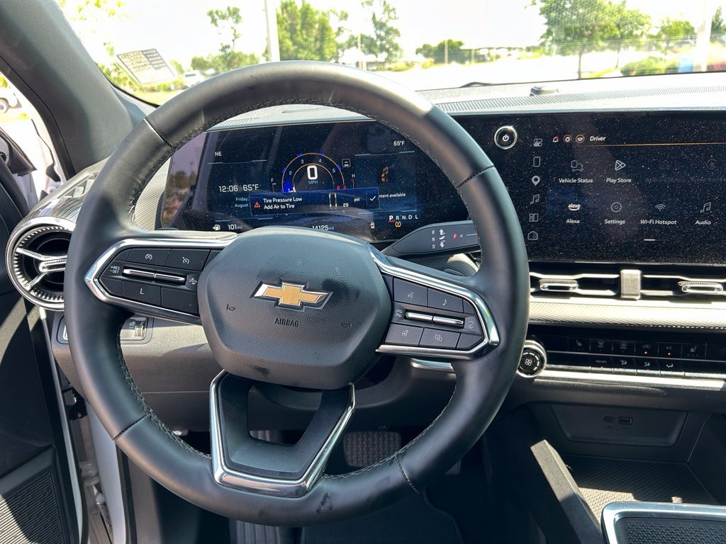 Used 2025 Chevrolet Equinox LT w/ Safety and Technology Package FWD image 22