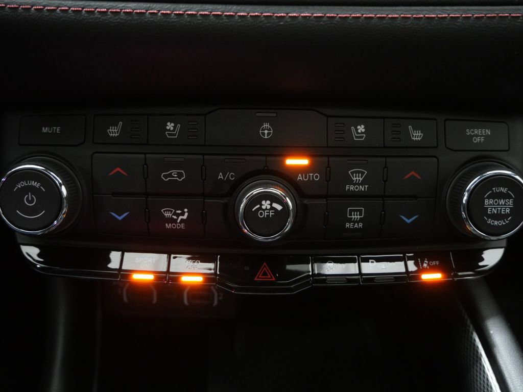 Used 2021 Dodge Durango R/T w/ Technology Group AWD/4WD image 17