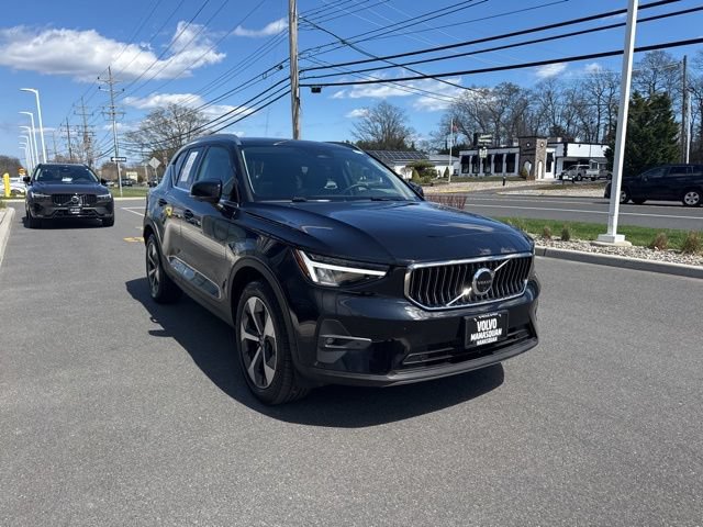 Certified 2025 Volvo XC40 B5 Plus AWD/4WD image 6