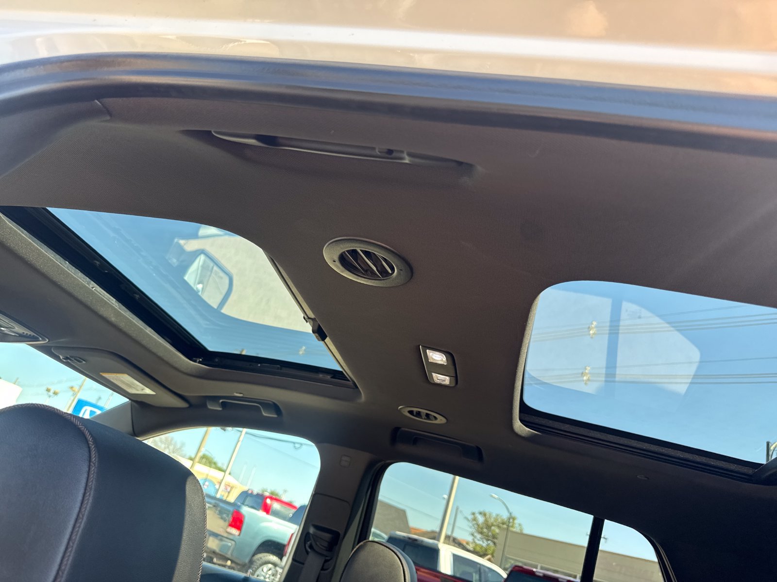 Used 2023 Chevrolet Traverse High Country w/ LPO, Floor Liner Package AWD/4WD image 25