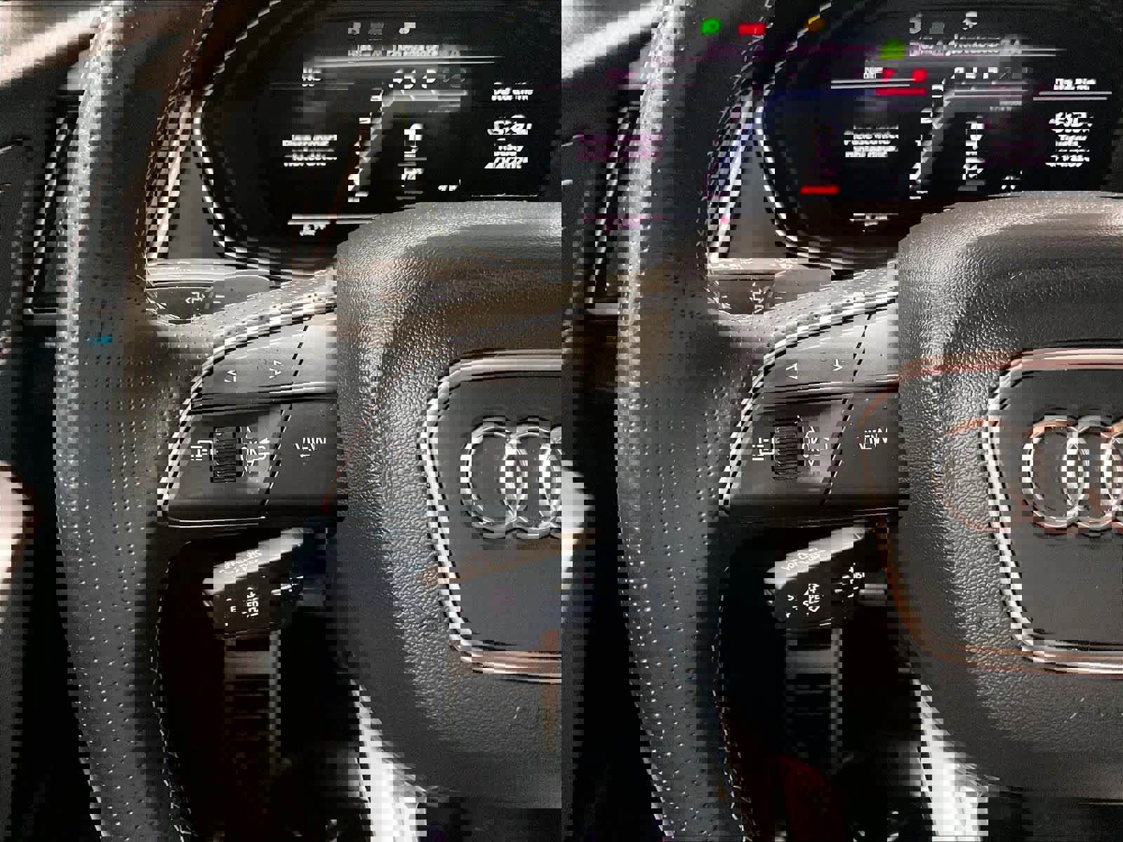 Used 2023 Audi SQ5 Prestige w/ Prestige Package image 19