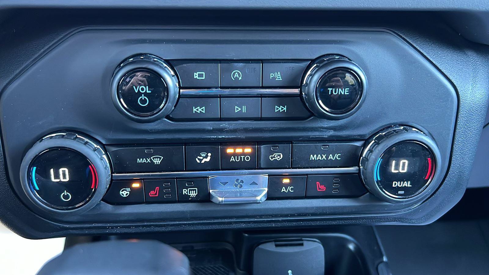 Used 2025 Ford Bronco Outer Banks AWD/4WD image 25