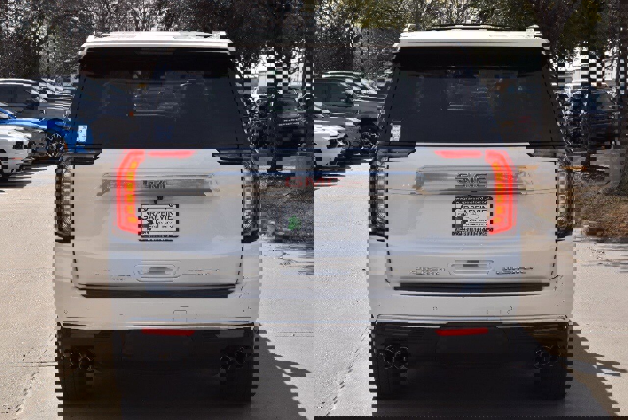 Used 2024 GMC Yukon Denali image 9