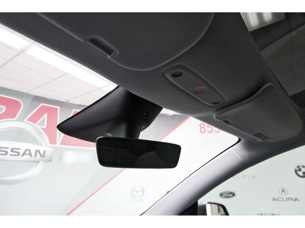 Used 2026 Tesla Model Y AWD image 18