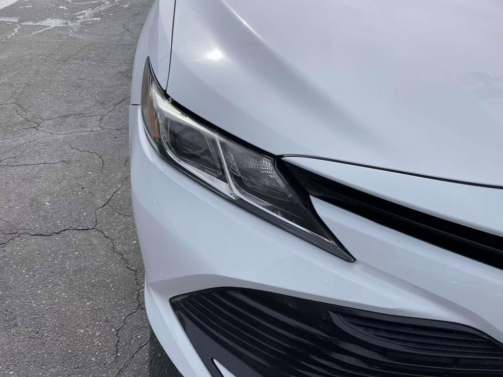 Used 2019 Toyota Camry LE image 15