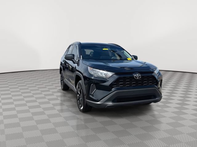 Used 2019 Toyota RAV4 LE FWD image 3