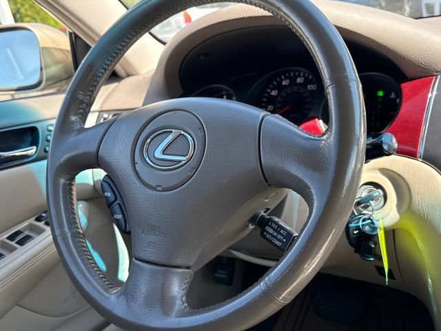 Used 2004 Lexus ES 330 FWD image 13