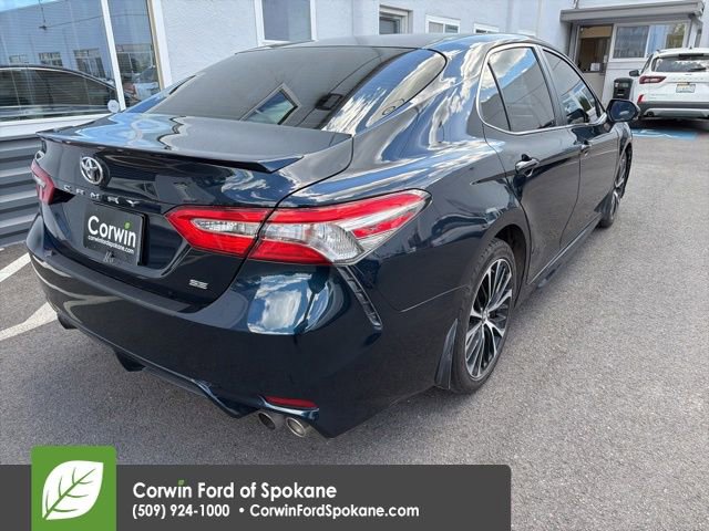 Used 2018 Toyota Camry SE w/ Moonroof Package FWD image 12