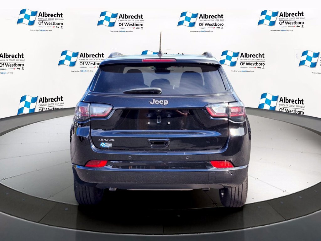 Used 2024 Jeep Compass Limited w/ High Altitude Package AWD/4WD image 4