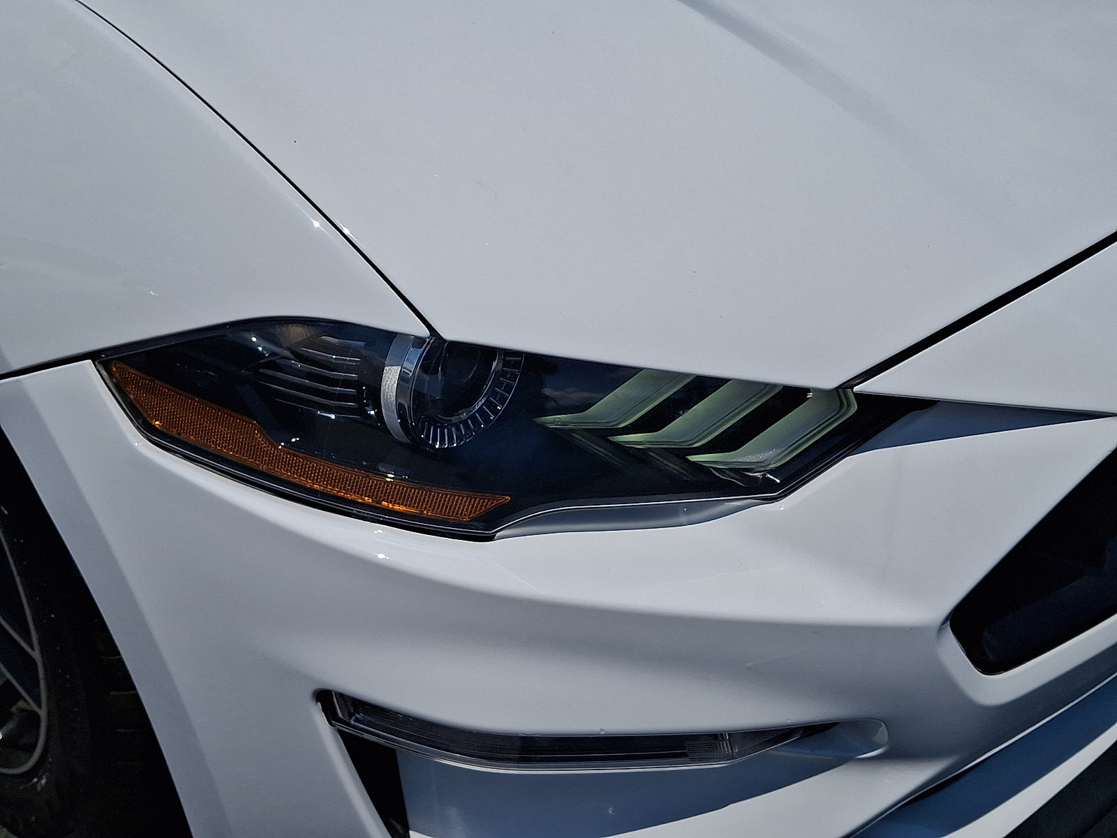 Used 2022 Ford Mustang Premium RWD image 9