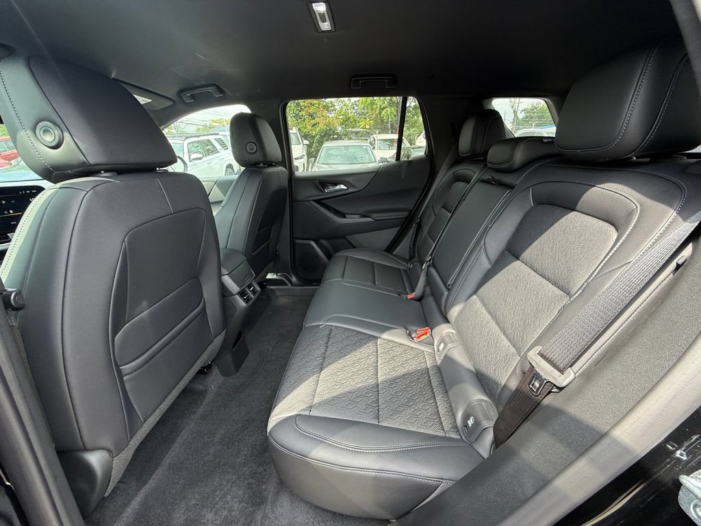 New 2027 Chevrolet Equinox LT w/ Convenience Package II FWD image 24