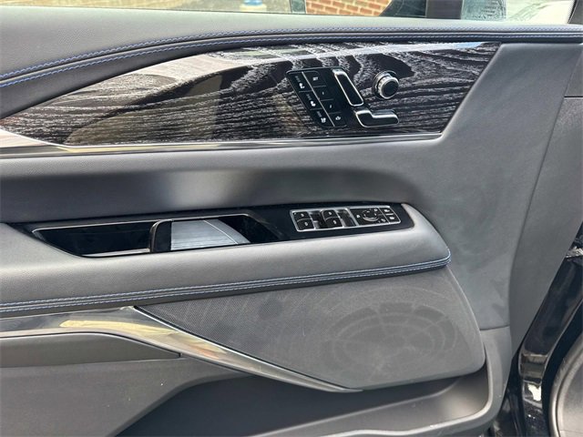 New 2025 Cadillac Escalade IQ Luxury 1 w/ Smart Trailering package image 18