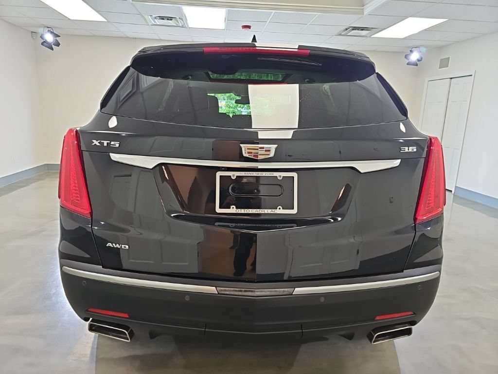 Used 2018 Cadillac XT5 Luxury w/ Driver Awareness Package AWD/4WD image 4