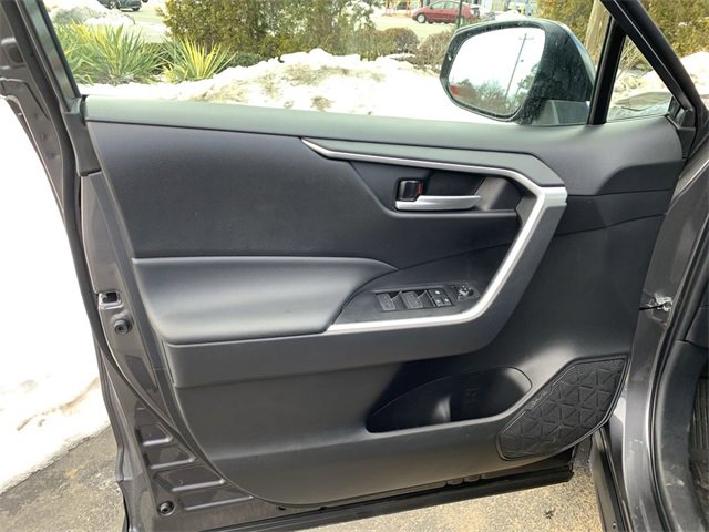 Used 2025 Toyota RAV4 XLE image 17