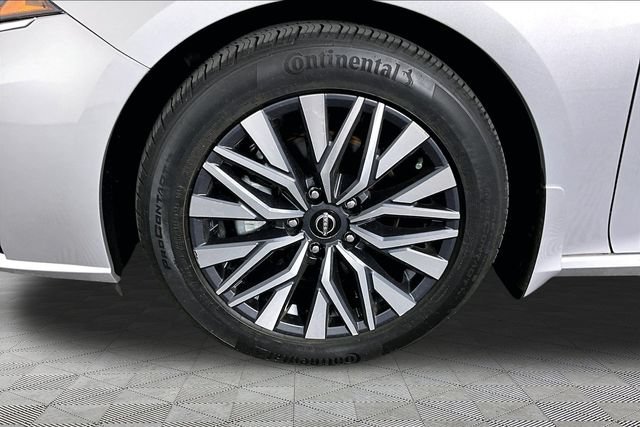 Used 2023 Nissan Altima 2.5 SV w/ SV Premium Package FWD image 30