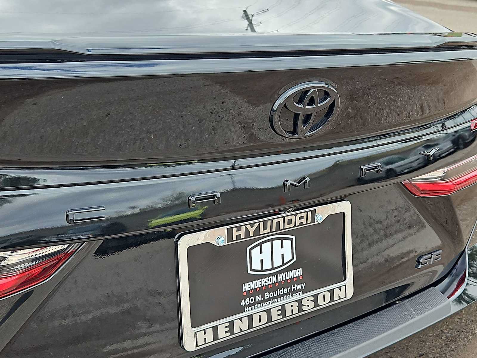 Used 2025 Toyota Camry SE w/ Convenience Package FWD image 12