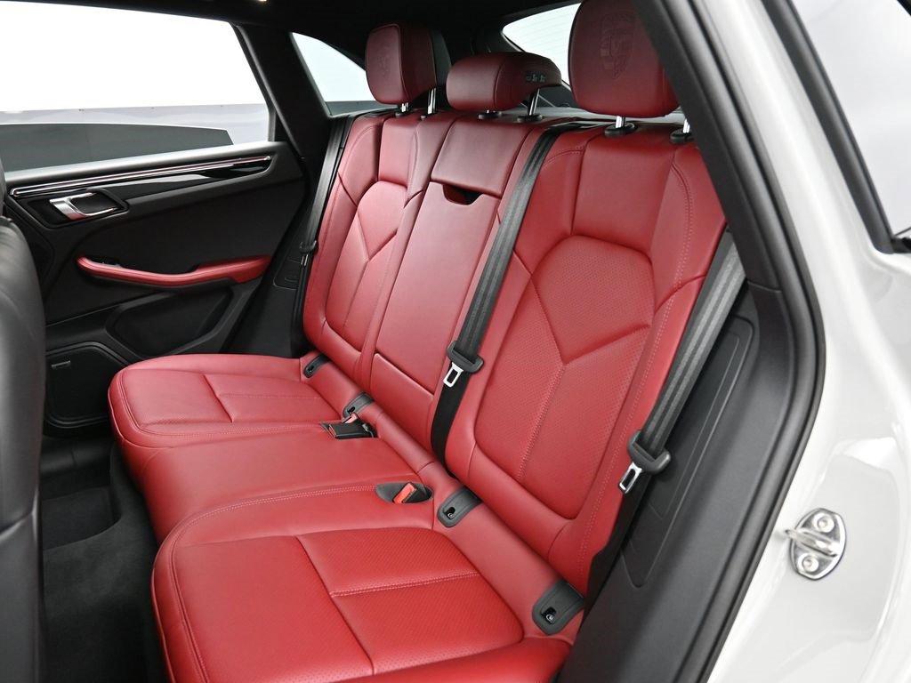 New 2026 Porsche Macan image 23