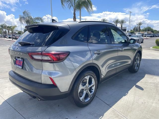 Used 2025 Ford Escape ST-Line FWD image 8