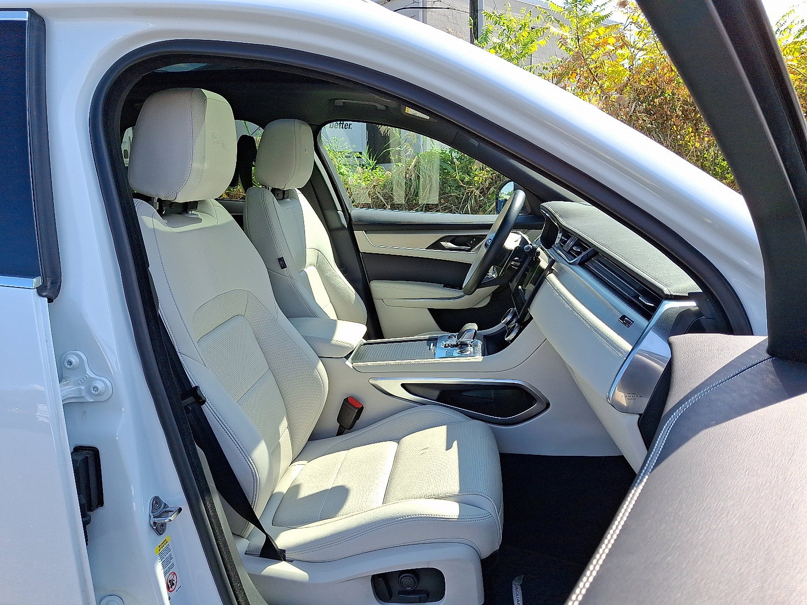 Used 2026 Jaguar F-PACE R-Dynamic S image 3