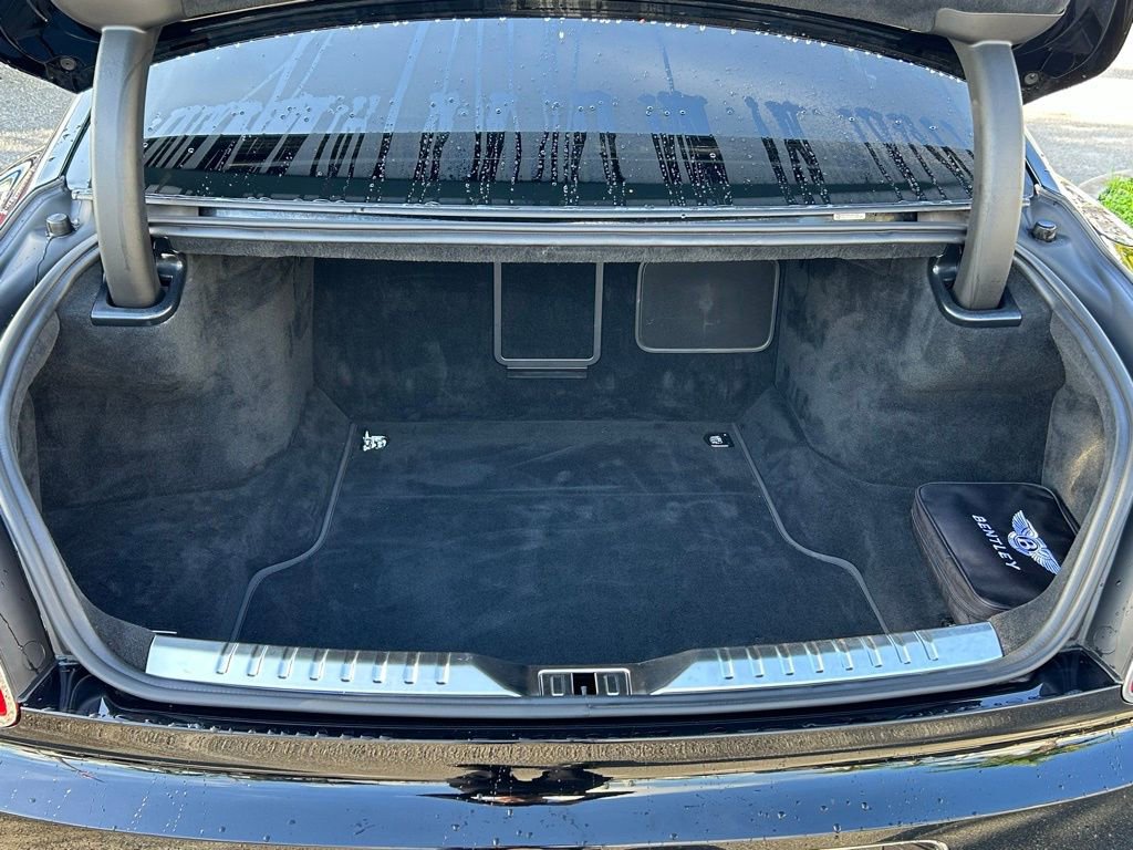 Used 2021 Bentley Flying Spur V8 image 47